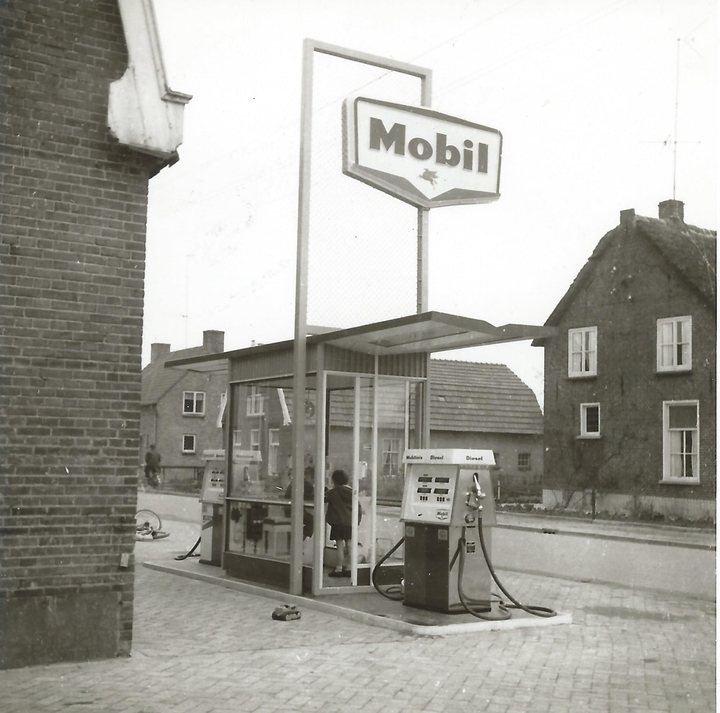 Benzinepomp 1967 Foto 1   Fotowand.jpg